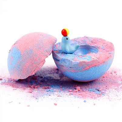 بمب های حمام با اسباب بازی برای بچه